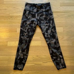 VGUC althleta camp leggings size small